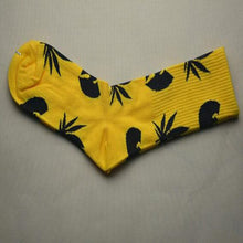 Load image into Gallery viewer, Unisex Weed Socks - 5 Pairs